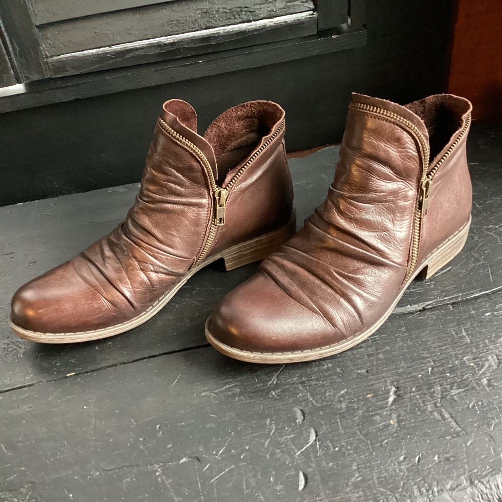 MIZ MOOZ LUNA LEATHER ANKLE BOOTS 9